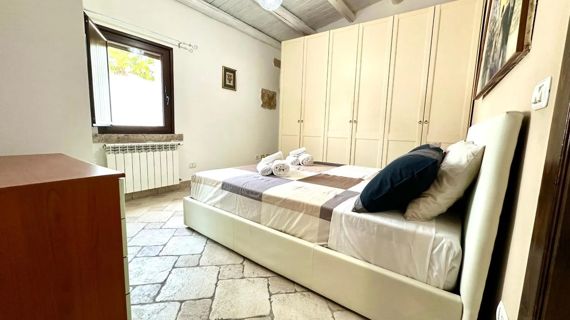 Tenuta Green House Avola 0*,  Italy